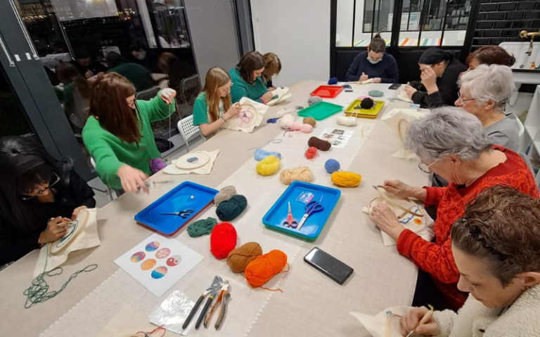 Lire la suite à propos de l’article Punch Needle